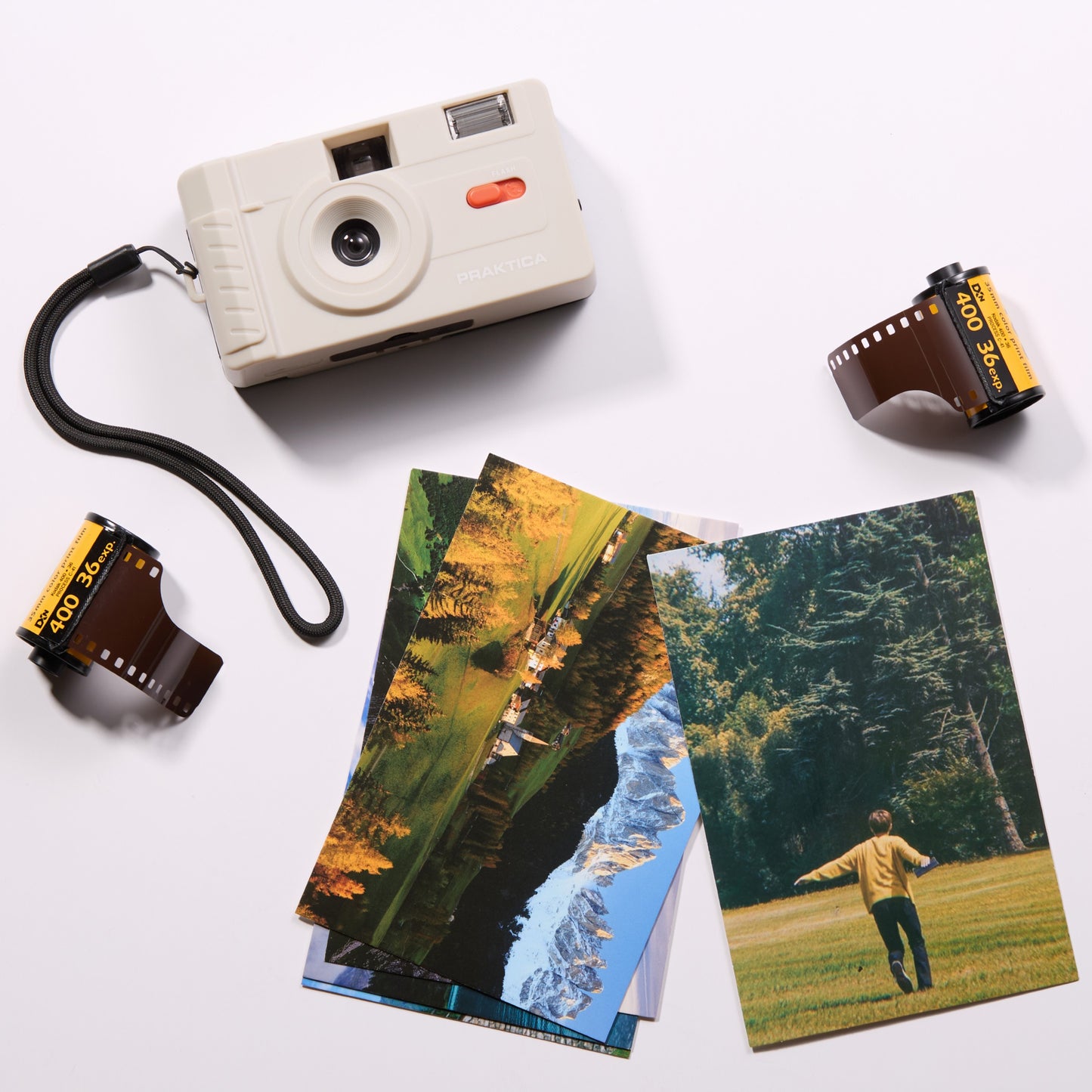 Luxmedia Reusable 35mm Film Camera with Flash - Cream