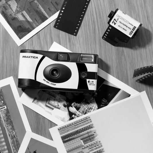 Luxmedia 35mm Disposable Film Camera with Flash - Black & White Film